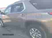 2018 Chevrolet Traverse LT Cloth z VIN 1GNERGKW3JJ209693, wystawiony jako IAAI lot #43443294 z przebiegiem 105 300 mil mil oraz . Historia ofert i sprzedaży dostępna na DreamBid. Obrazek 14.