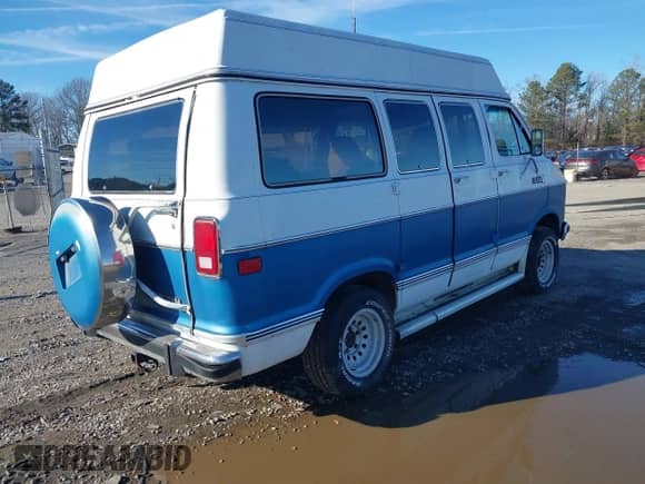 1985 Dodge RAM with VIN 2B4HB11T9FK207910, listed as a IAAI auction lot 41551316 with 28,058 mi miles and . Bid and sale history available at DreamBid. Image 4.