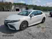 2023 Toyota Camry SE z VIN 4T1G11AK2PU111990, wystawiony jako Copart lot #72065805 z przebiegiem 72 845 mil mil oraz Szkoda całkowita • Salvage title. Historia ofert i sprzedaży dostępna na DreamBid. Obrazek 1.