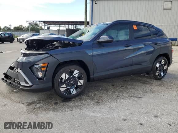 2024 Hyundai Kona SEL с VIN KM8HC3AB6RU106384, выставлен на аукционе Copart как лот 69511514 с пробегом 2 651 миль миль и Списание • Salvage title. История ставок и продаж доступна на DreamBid. Изображение 1.