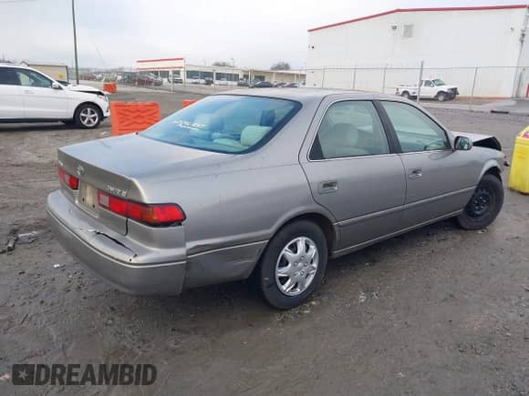 1998 Toyota Camry LE с VIN 4T1BG22KXWU330806, выставлен на аукционе IAAI как лот 41101314 с пробегом 234 660 миль миль и . История ставок и продаж доступна на DreamBid. Изображение 4.