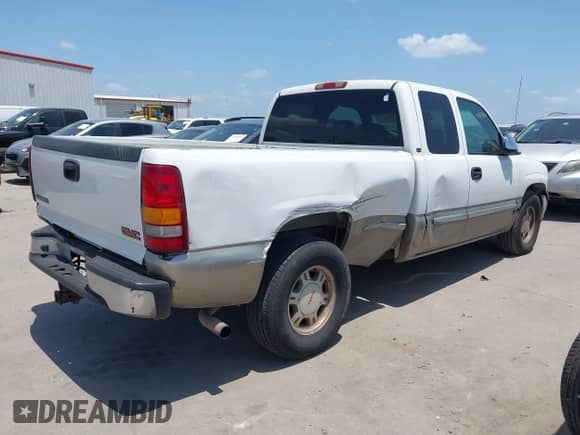 2001 GMC Sierra 1500 SLE z VIN 2GTEC19T811358047, wystawiony jako IAAI lot #42527790 z przebiegiem 185 673 mil mil oraz . Historia ofert i sprzedaży dostępna na DreamBid. Obrazek 4.