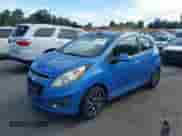 2013 Chevrolet Spark LT с VIN KL8CF6S97DC569368, выставлен на аукционе IAAI как лот 43048973 с пробегом 155 413 миль миль и . История ставок и продаж доступна на DreamBid. Изображение 2.