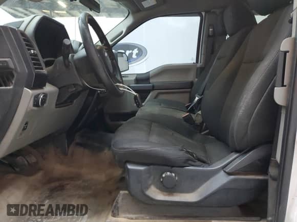 2020 Ford F-150 XL z VIN 1FTFX1E59LKD41602, wystawiony jako Copart lot #72016735 z przebiegiem 128 089 mil mil oraz Czysty tytuł • Clean title. Historia ofert i sprzedaży dostępna na DreamBid. Obrazek 7.