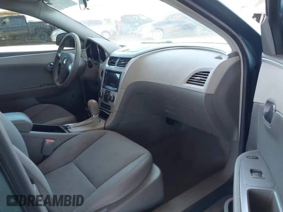 2009 Chevrolet Malibu 1LS with VIN 1G1ZG57B59F213827, listed as a IAAI auction lot 42852825 with 138,286 mi miles and . Bid and sale history available at DreamBid. Image 5.