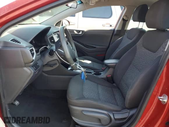 2019 Hyundai Ioniq Blue с VIN KMHC65LC4KU174451, выставлен на аукционе Copart как лот 81851285 с пробегом 164 806 миль миль и Списание • Salvage title. История ставок и продаж доступна на DreamBid. Изображение 7.