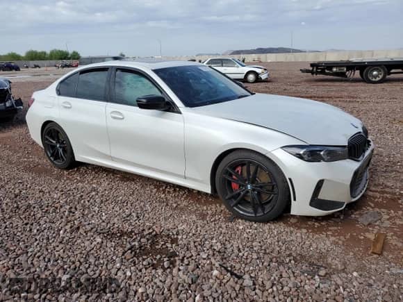 2023 BMW 3 Series 330i z VIN 3MW69FF0XP8C82901, wystawiony jako Copart lot #70327825 z przebiegiem 38 377 mil mil oraz Szkoda całkowita • Salvage title. Historia ofert i sprzedaży dostępna na DreamBid. Obrazek 4.