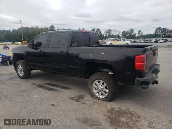 2015 Chevrolet Silverado 2500HD LTZ z VIN 1GC1KWE85FF110953, wystawiony jako Copart lot #86482915 z przebiegiem 210 488 mil mil oraz Czysty tytuł • Clean title. Historia ofert i sprzedaży dostępna na DreamBid. Obrazek 2.