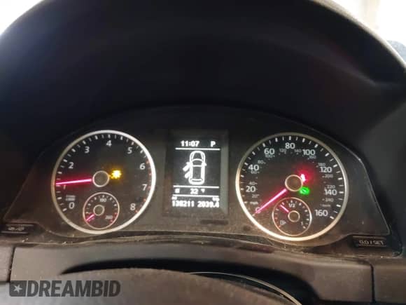 2014 Volkswagen Tiguan SEL with VIN WVGAV3AX8EW563008, listed as a IAAI auction lot 41356523 with 138,211 mi miles and . Bid and sale history available at DreamBid. Image 7.