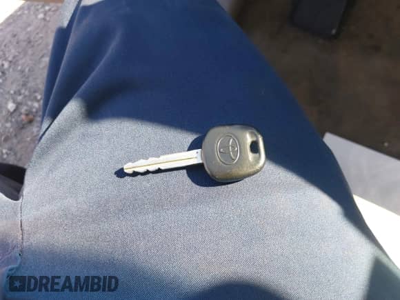 2009 Toyota Sienna XLE with VIN 5TDZK22C19S236610, listed as a IAAI auction lot 43491937 with 352,699 mi miles and . Bid and sale history available at DreamBid. Image 11.