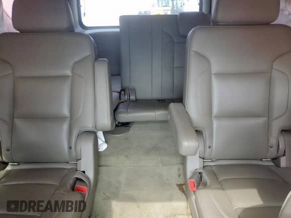 2018 Chevrolet Tahoe LT с VIN 1GNSCBKC0JR138838, выставлен на аукционе Copart как лот 59400065 с пробегом 128 836 миль миль и Чистый • Clean title. История ставок и продаж доступна на DreamBid. Изображение 10.