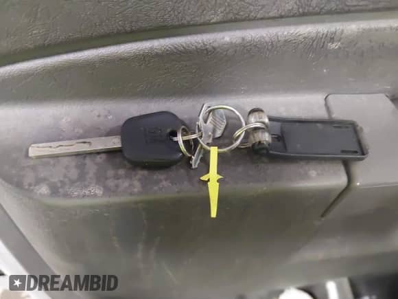 2016 Chevrolet Express Cargo z VIN 1GCWGBFF9G1176398, wystawiony jako IAAI lot #41338842 z przebiegiem 329 520 mil mil oraz . Historia ofert i sprzedaży dostępna na DreamBid. Obrazek 11.