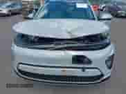 2024 Hyundai Kona Limited с VIN KM8HE3A69RU005482, выставлен на аукционе IAAI как лот 42370879 с пробегом 4 578 миль миль и . История ставок и продаж доступна на DreamBid. Изображение 6.