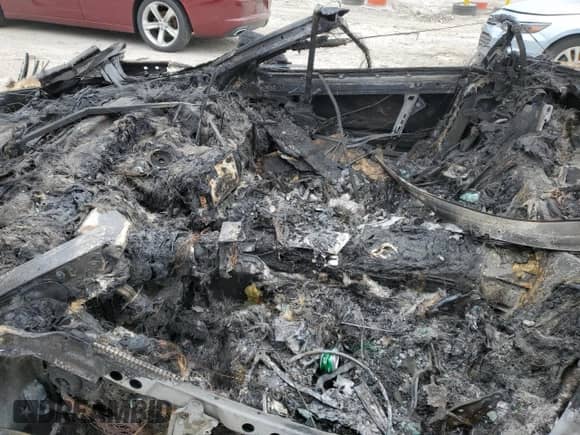 2016 Chevrolet Corvette Z51 3LT с VIN 1G1YM3D76G5000042, выставлен на аукционе Copart как лот 53315005 с пробегом Не указан миль и На запчасти • Non repairable. История ставок и продаж доступна на DreamBid. Изображение 7.