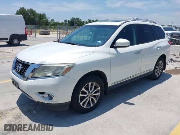 2014 Nissan Pathfinder S z VIN 5N1AR2MN4EC699498, wystawiony jako IAAI lot #42407162 z przebiegiem 165 545 mil mil oraz . Historia ofert i sprzedaży dostępna na DreamBid. Obrazek 2.