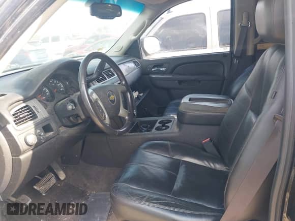 2011 Chevrolet Suburban LT with VIN 1GNSCJE07BR259203, listed as a IAAI auction lot 42888910 with 246,717 mi miles and . Bid and sale history available at DreamBid. Image 5.