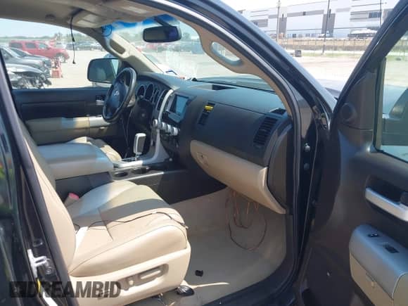 2007 Toyota Tundra Limited z VIN 5TBRV58107S450170, wystawiony jako IAAI lot #43183865 z przebiegiem 226 561 mil mil oraz . Historia ofert i sprzedaży dostępna na DreamBid. Obrazek 5.