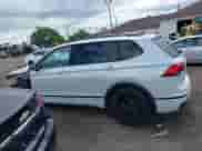 2024 Volkswagen Tiguan SE R-Line Black с VIN 3VV8B7AX3RM111526, выставлен на аукционе IAAI как лот 42524100 с пробегом 7 280 миль миль и . История ставок и продаж доступна на DreamBid. Изображение 15.