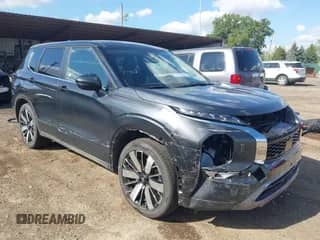 2025 Mitsubishi Outlander SE z VIN JA4J4VA84SZ014003, wystawiony jako IAAI lot #43318577 z przebiegiem 6 913 mil mil oraz . Historia ofert i sprzedaży dostępna na DreamBid. Obrazek 1.