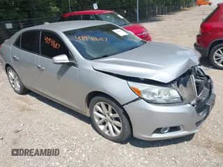 2015 Chevrolet Malibu LTZ z VIN 1G11F5SL4FF117876, wystawiony jako IAAI lot #42941687 z przebiegiem 166 976 mil mil oraz . Historia ofert i sprzedaży dostępna na DreamBid. Obrazek 1.