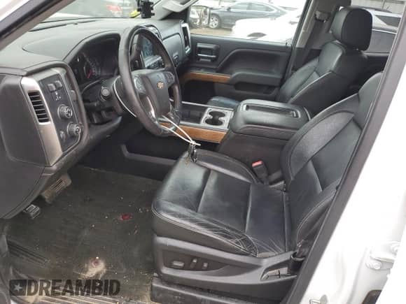 2015 Chevrolet Silverado 1500 LTZ z VIN 1GCVKSEC2FZ428428, wystawiony jako Copart lot #82779245 z przebiegiem 150 473 mil mil oraz Czysty tytuł • Clean title. Historia ofert i sprzedaży dostępna na DreamBid. Obrazek 7.