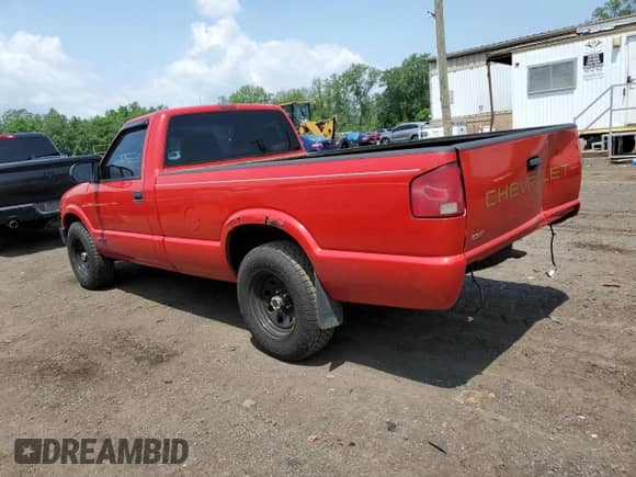 2000 Chevrolet S-10 с VIN 1GCCS1440YK176203, выставлен на аукционе Copart как лот 61402975 с пробегом 56 922 миль миль и Списание • Salvage title. История ставок и продаж доступна на DreamBid. Изображение 2.