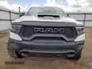 2023 Ram 1500 TRX z VIN 1C6SRFU92PN500501, wystawiony jako Copart lot #64792715 z przebiegiem 23 653 mil mil oraz Szkoda całkowita • Salvage title. Historia ofert i sprzedaży dostępna na DreamBid. Obrazek 5.