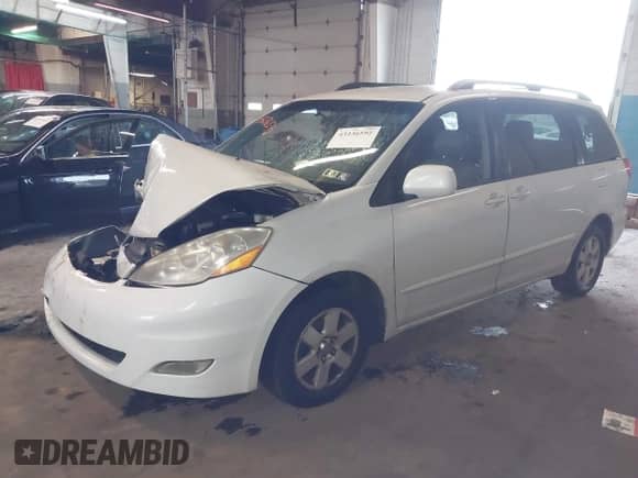 2007 Toyota Sienna XLE с VIN 5TDZK22C77S021889, выставлен на аукционе IAAI как лот 43236592 с пробегом 179 840 миль миль и . История ставок и продаж доступна на DreamBid. Изображение 2.