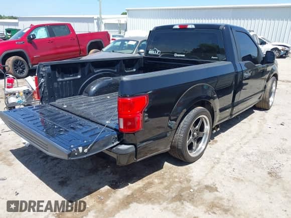 2018 Ford F-150 XL z VIN 1FTMF1CB0JKD88680, wystawiony jako IAAI lot #42866670 z przebiegiem 96 853 mil mil oraz . Historia ofert i sprzedaży dostępna na DreamBid. Obrazek 4.