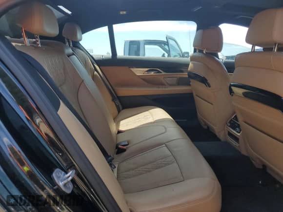 2016 BMW 7 Series 750i xDrive с VIN WBA7F2C58GG420362, выставлен на аукционе Copart как лот 69682485 с пробегом 79 928 миль миль и Списание • Salvage title. История ставок и продаж доступна на DreamBid. Изображение 10.