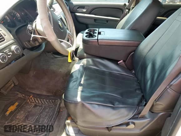 2013 Chevrolet Tahoe Commercial z VIN 1GNSK2E09DR349030, wystawiony jako Copart lot #69140325 z przebiegiem 163 621 mil mil oraz Czysty tytuł • Clean title. Historia ofert i sprzedaży dostępna na DreamBid. Obrazek 7.