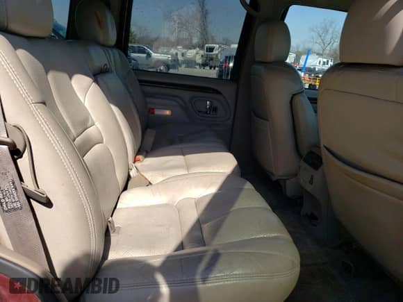 2000 Cadillac Escalade z VIN 1GYEK13R1YR123601, wystawiony jako Copart lot #48589225 z przebiegiem 258 998 mil mil oraz Szkoda całkowita • Salvage title. Historia ofert i sprzedaży dostępna na DreamBid. Obrazek 11.