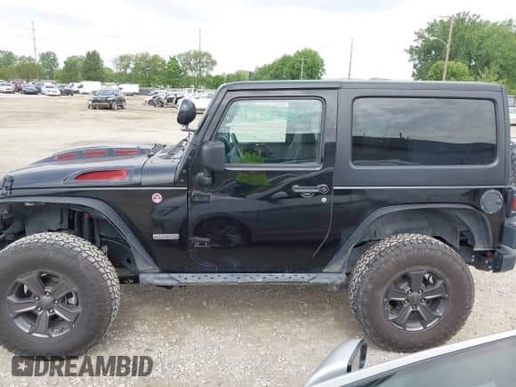 2018 Jeep Wrangler Rubicon Recon with VIN 1C4BJWCG6JL814834, listed as a IAAI auction lot 42327297 with 59,623 mi miles and . Bid and sale history available at DreamBid. Image 14.