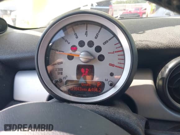 2010 MINI Hardtop with VIN WMWMF3C50ATZ63602, listed as a IAAI auction lot 42577007 with 121,843 mi miles and . Bid and sale history available at DreamBid. Image 7.