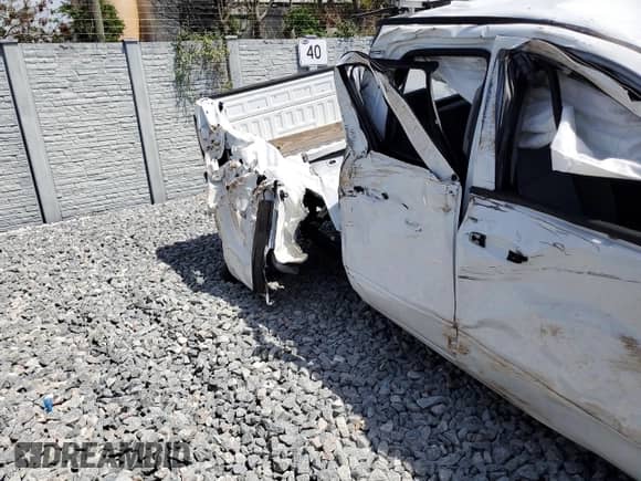 2018 GMC Sierra 1500 z VIN 1GTR1LEC8JZ305803, wystawiony jako Copart lot #53845185 z przebiegiem 19 681 mil mil oraz Szkoda całkowita • Salvage title. Historia ofert i sprzedaży dostępna na DreamBid. Obrazek 9.