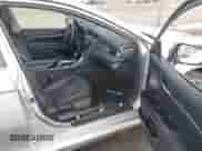 2019 Toyota Camry SE z VIN 4T1B11HK6KU843354, wystawiony jako IAAI lot #42811510 z przebiegiem 82 851 mil mil oraz . Historia ofert i sprzedaży dostępna na DreamBid. Obrazek 5.