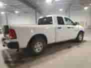 2014 Ram 1500 Tradesman z VIN 1C6RR6FT5ES264870, wystawiony jako Copart lot #61561345 z przebiegiem 159 436 mil mil oraz Czysty tytuł • Clean title. Historia ofert i sprzedaży dostępna na DreamBid. Obrazek 3.