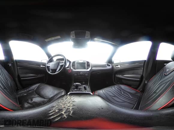 2013 Chrysler 300 C с VIN 2C3CCAEG8DH606085, выставлен на аукционе IAAI как лот 41532017 с пробегом 188 049 миль миль и . История ставок и продаж доступна на DreamBid. Изображение 18.