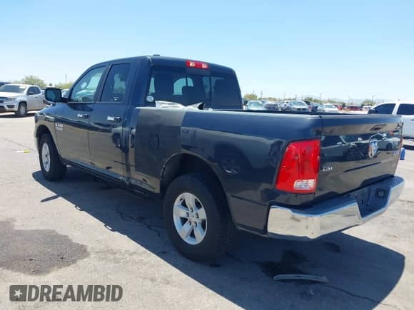 2018 Ram 1500 Big Horn z VIN 1C6RR7GG3JS319415, wystawiony jako IAAI lot #42517862 z przebiegiem 117 906 mil mil oraz . Historia ofert i sprzedaży dostępna na DreamBid. Obrazek 3.