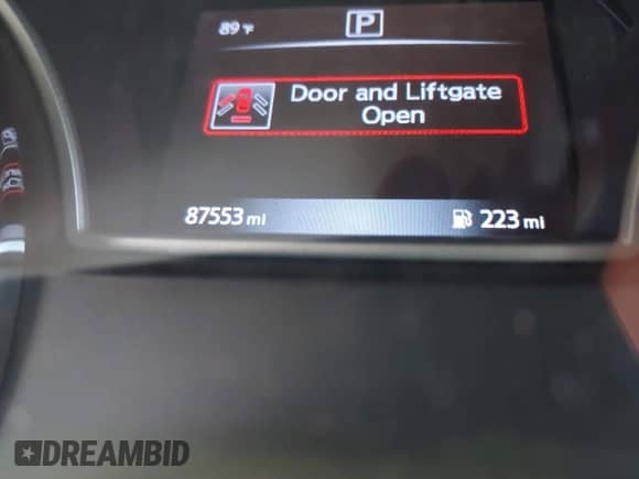 2017 Nissan Pathfinder S z VIN 5N1DR2MN5HC627582, wystawiony jako IAAI lot #42955656 z przebiegiem 87 553 mil mil oraz . Historia ofert i sprzedaży dostępna na DreamBid. Obrazek 16.