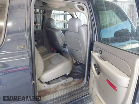 2005 Chevrolet Suburban LT с VIN 1GNFK16Z35J123686, выставлен на аукционе IAAI как лот 42659321 с пробегом 175 466 миль миль и . История ставок и продаж доступна на DreamBid. Изображение 8.