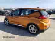 2017 Chevrolet Bolt EV LT z VIN 1G1FW6S05H4187774, wystawiony jako Copart lot #45166843 z przebiegiem 54 750 mil mil oraz . Historia ofert i sprzedaży dostępna na DreamBid. Obrazek 2.
