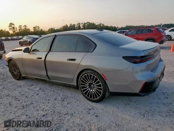 2024 BMW 7 Series 740i xDrive с VIN WBA33EH02RCS29780, выставлен на аукционе Copart как лот 80161625 с пробегом Не указан миль и Списание • Salvage title. История ставок и продаж доступна на DreamBid. Изображение 2.