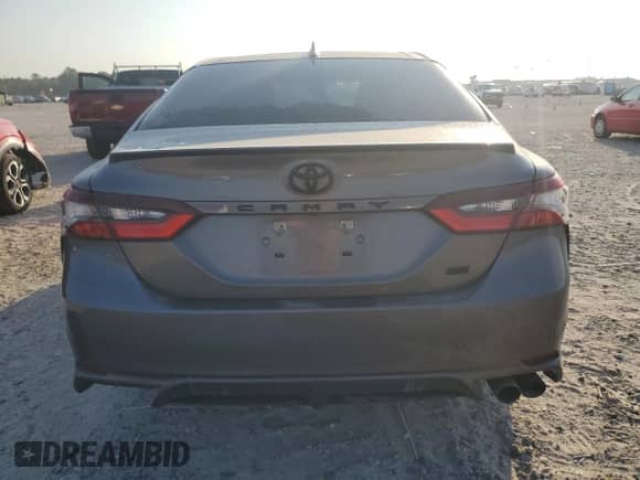2021 Toyota Camry SE z VIN 4T1G11AK1MU422418, wystawiony jako Copart lot #82512755 z przebiegiem 21 807 mil mil oraz Szkoda całkowita • Salvage title. Historia ofert i sprzedaży dostępna na DreamBid. Obrazek 6.
