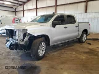 2020 Chevrolet Silverado 1500 Custom z VIN 3GCPYBEK3LG345469, wystawiony jako Copart lot #67646415 z przebiegiem 67 839 mil mil oraz Szkoda całkowita • Salvage title. Historia ofert i sprzedaży dostępna na DreamBid. Obrazek 1.