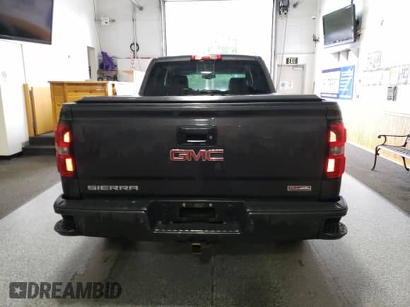 2014 GMC Sierra 1500 SLE z VIN 3GTU2UEC0EG568127, wystawiony jako Copart lot #68220465 z przebiegiem 166 473 mil mil oraz Czysty tytuł • Clean title. Historia ofert i sprzedaży dostępna na DreamBid. Obrazek 6.