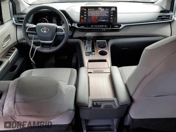 2021 Toyota Sienna LE z VIN 5TDKRKECXMS047200, wystawiony jako Copart lot #85111755 z przebiegiem 100 158 mil mil oraz Szkoda całkowita • Salvage title. Historia ofert i sprzedaży dostępna na DreamBid. Obrazek 8.