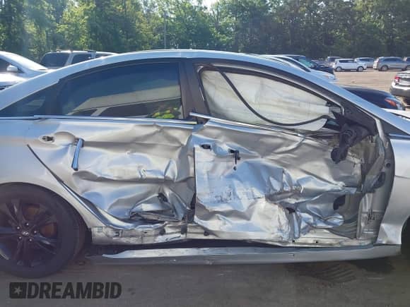 2012 Hyundai Sonata SE с VIN 5NPEC4AC6CH355744, выставлен на аукционе IAAI как лот 42551898 с пробегом 250 611 миль миль и . История ставок и продаж доступна на DreamBid. Изображение 6.