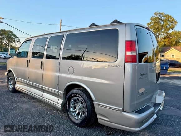2005 Chevrolet Express Cargo YF7 Upfitter с VIN 1GBFG15T151225130, выставлен на аукционе Copart как лот 90625025 с пробегом 205 355 миль миль и Чистый • Clean title. История ставок и продаж доступна на DreamBid. Изображение 3.