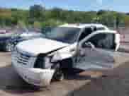 2010 Cadillac Escalade EXT Luxury z VIN 3GYVKMEF5AG178028, wystawiony jako IAAI lot #43276365 z przebiegiem 77 287 mil mil oraz . Historia ofert i sprzedaży dostępna na DreamBid. Obrazek 2.